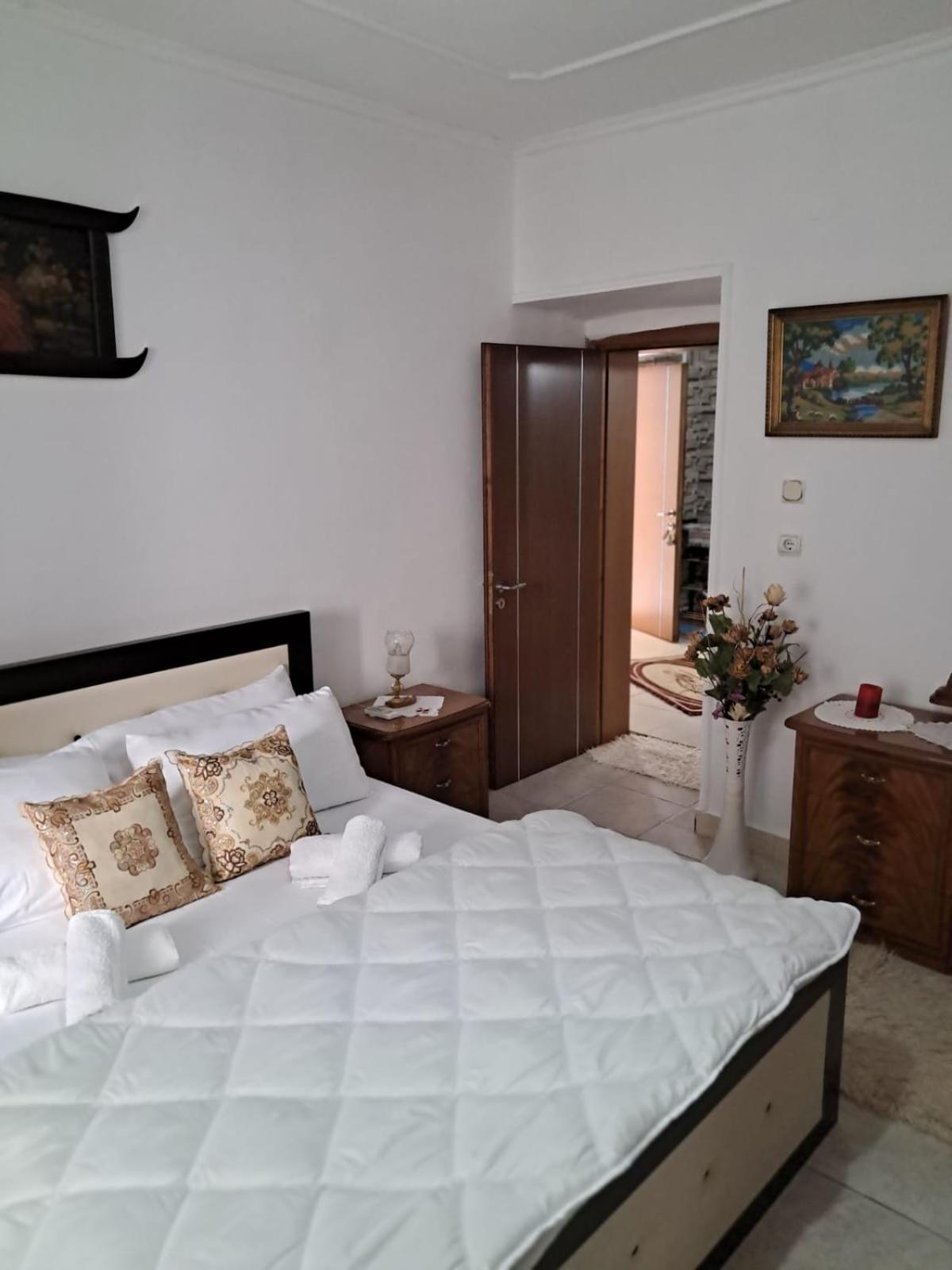 Olivia Guesthouse Gjirokaster Exterior photo